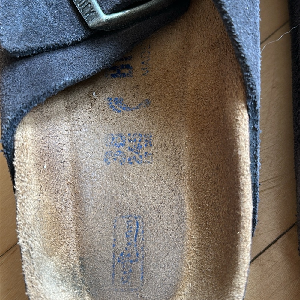 Birkenstock • Brown Suede Sandals Size 7 or 38 Narrow - Picture 4 of 10